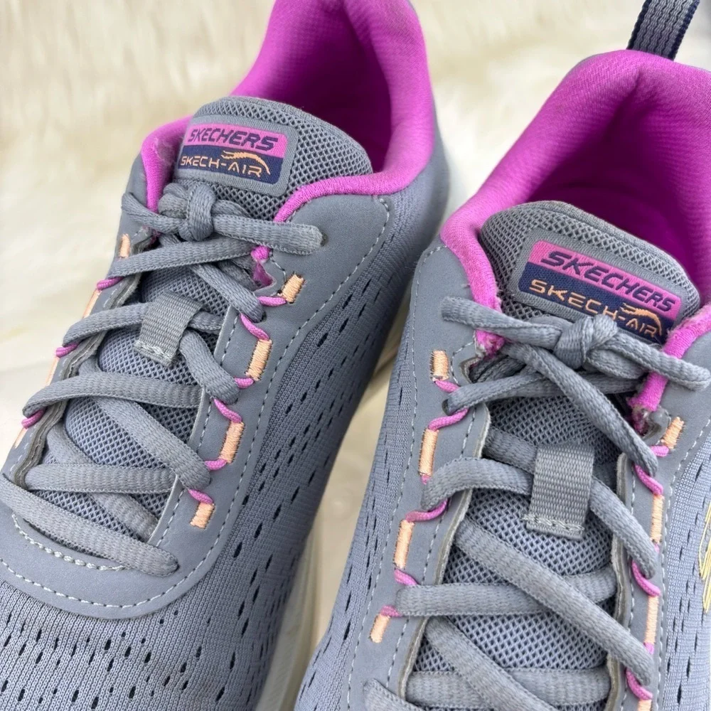 SKECHERS WOMAN SNEACKERS SIZE8.5  RUNNING SHOES